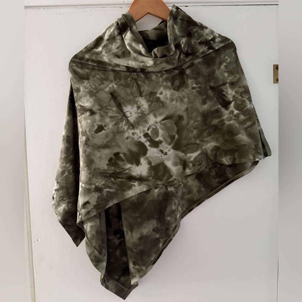 lululemon athletica Olive Tie-Dye Scarf